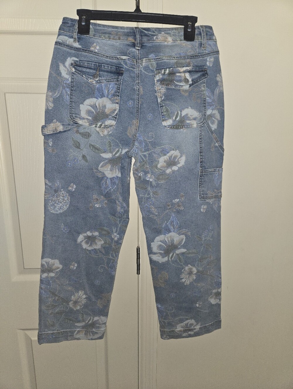 Flamingals Floral Print Barrel Cropped Jeans - Picture 5 of 6